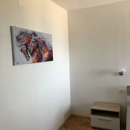 דירה Gradac