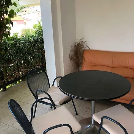 דירה Gradac